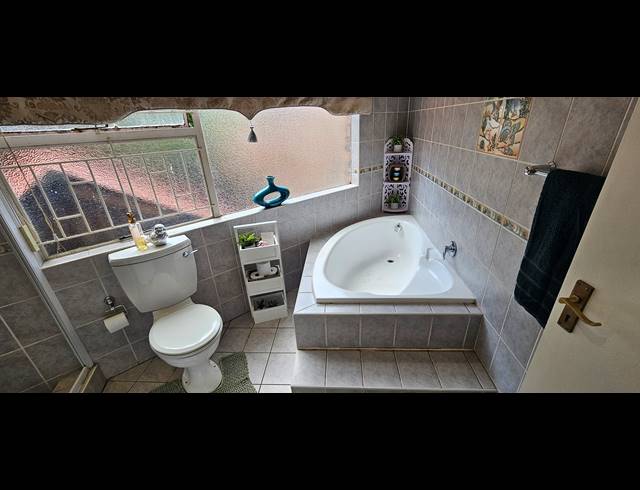 4 BEDROOM HOUSE FOR SALE IN MEYERSDAL
